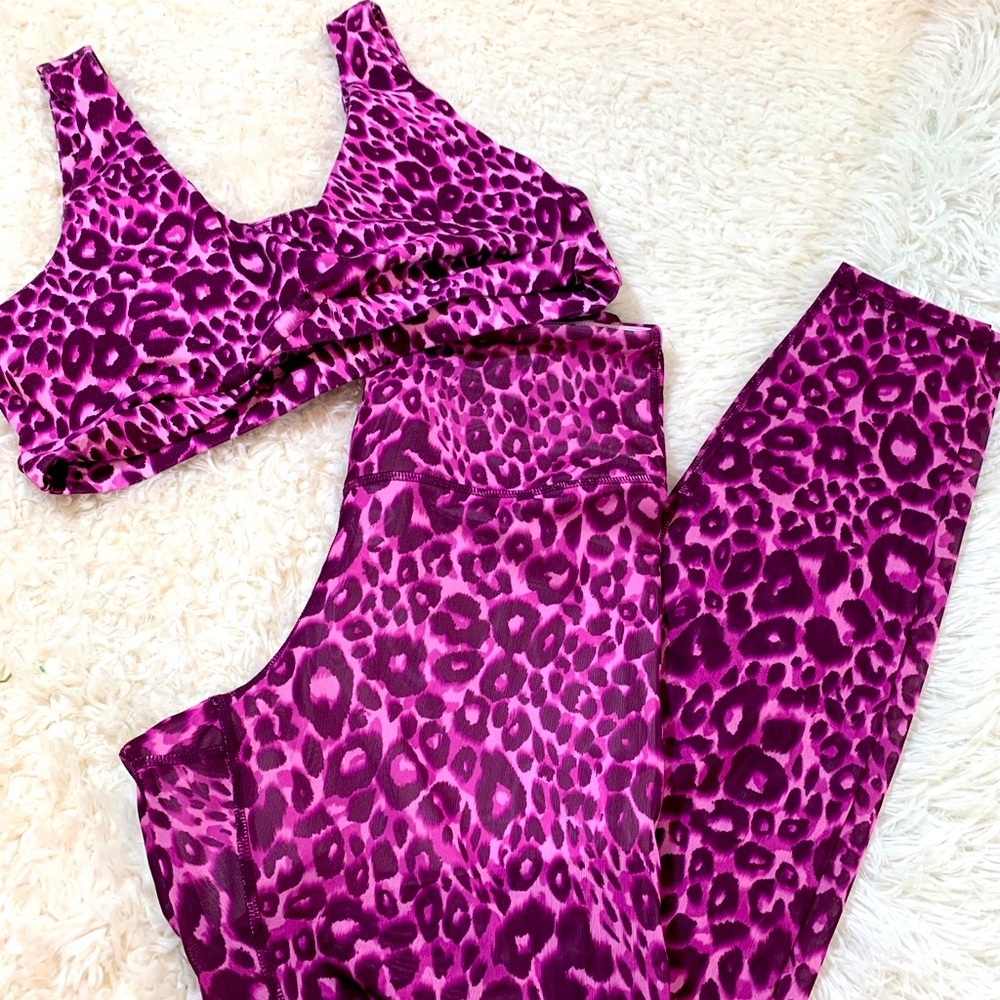 FABLETICS PINK LEOPARD WORKOUT SET
